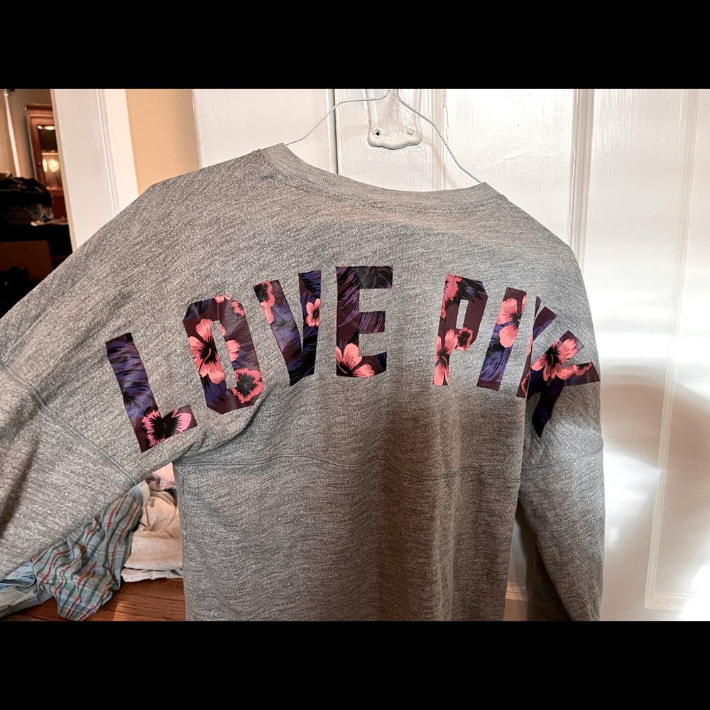 Can love pink sweater